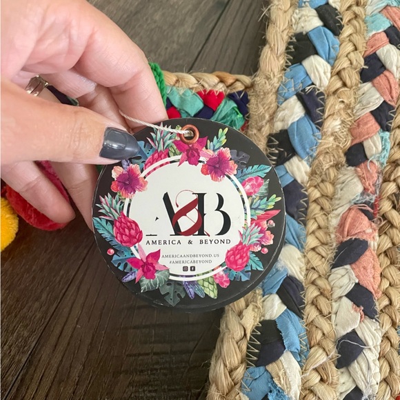 America & Beyond Jute beach bag with Tassle - Picture 6 of 7